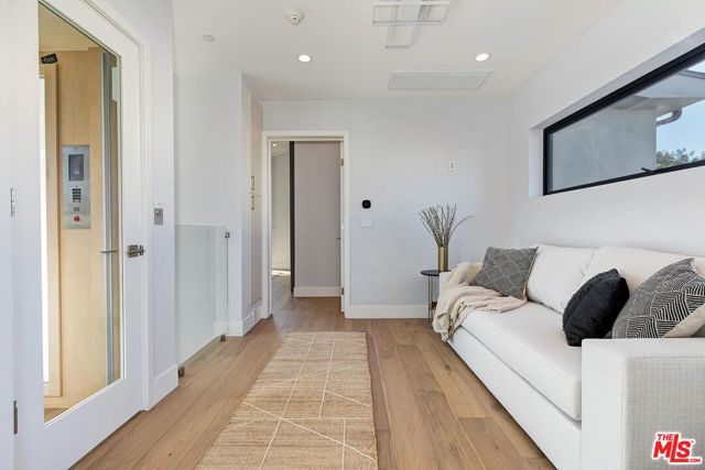 489 S Willaman Drive, Los Angeles CA: https://media.crmls.org/mediaz/3bb8c0a2-15ac-4840-93f8-70c56d623e72.jpg