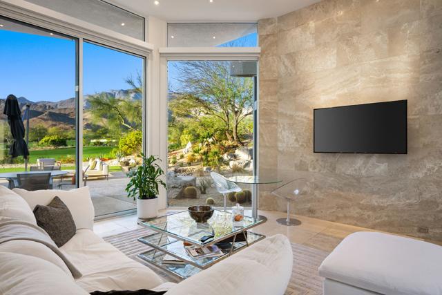 79095 Tom Fazio N Lane, La Quinta CA: https://media.crmls.org/mediaz/3bb8fd77-257e-4011-95dc-bab1a3585129.jpg