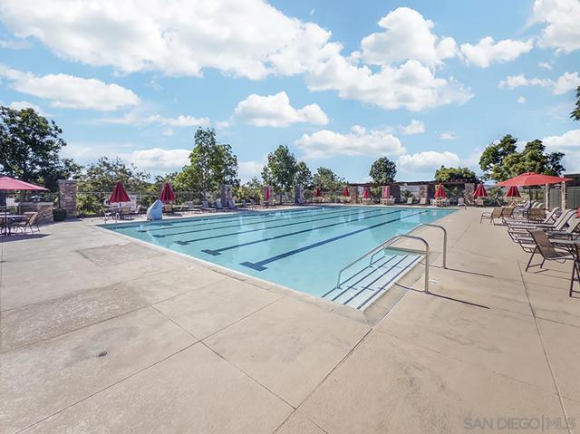 1120 Parkview Dr, Oceanside CA: https://media.crmls.org/mediaz/3bb91653-4801-4e7c-887c-d4c1652ecaa9.jpg