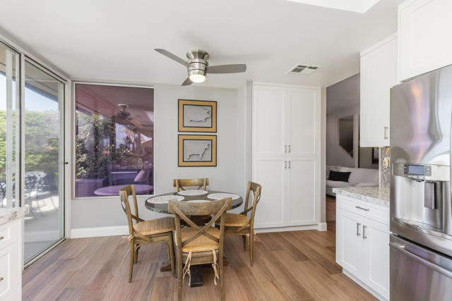 27 Oak Tree Drive, Rancho Mirage CA: https://media.crmls.org/mediaz/3bb91e67-1e9c-464e-a9ab-66aac9168505.jpg