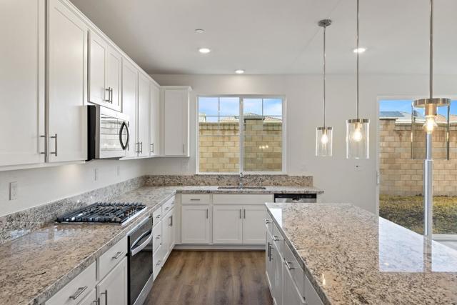 2130 Gladiola Drive, Hollister CA: https://media.crmls.org/mediaz/3bb934eb-9e7d-4ec0-a0b5-5199d5d309c7.jpg