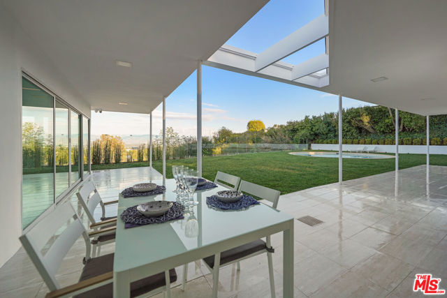17116 Adlon Road, Encino CA: https://media.crmls.org/mediaz/3bba1854-653c-45a3-b7e4-e57c21a32655.jpg