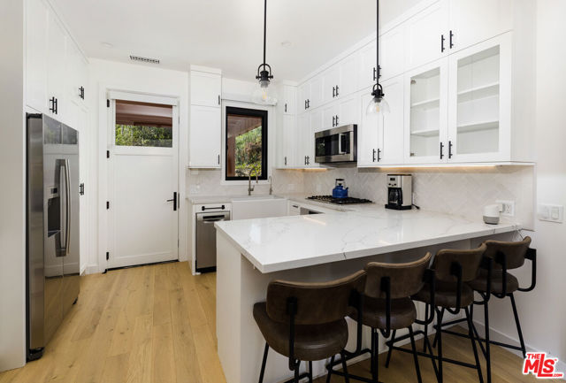 4490 Via Alegre, Santa Barbara CA: https://media.crmls.org/mediaz/3bba98a7-5077-4437-a4bb-c7557e692689.jpg