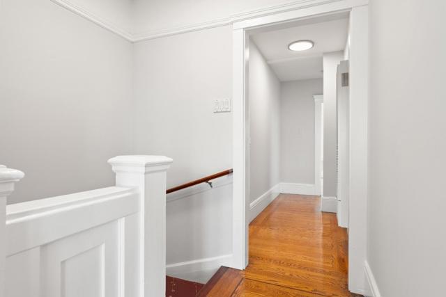 189 Lee Avenue, San Francisco CA: https://media.crmls.org/mediaz/3bbaf279-2282-4231-bda1-ec4bfa39377a.jpg