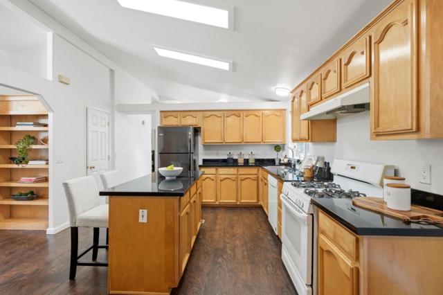 416 Lee Avenue, Half Moon Bay CA: https://media.crmls.org/mediaz/3bbb163c-3c31-4b62-aee1-c8847a0389a8.jpg