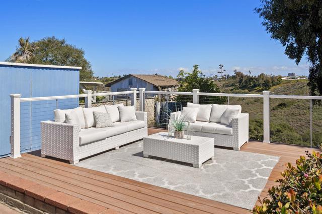3833 Tomahawk Ln, San Diego CA: https://media.crmls.org/mediaz/3bbbde04-8696-4822-9249-fe525450fd1b.jpg