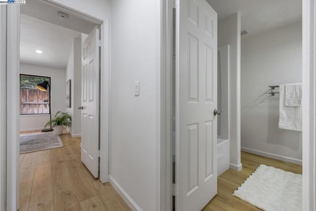 1023 Snowgoose Ln, Manteca CA: https://media.crmls.org/mediaz/3bbc126d-ce5c-4fed-85eb-2de51b6e1325.jpg