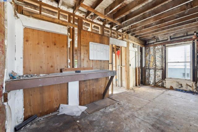 Image 23 of 48 For 1291 55th St