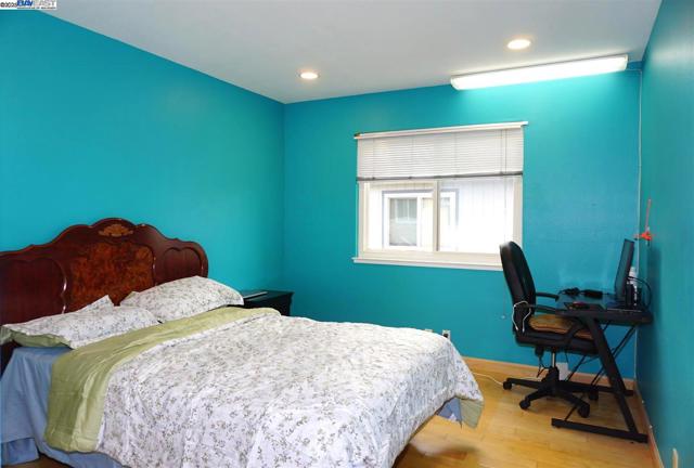 Image 30 of 43 For 236 Ottawa Way