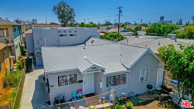 930 Fraser Avenue, Los Angeles CA: https://media.crmls.org/mediaz/3bbd669c-efa5-4add-af10-dae9762755a8.jpg