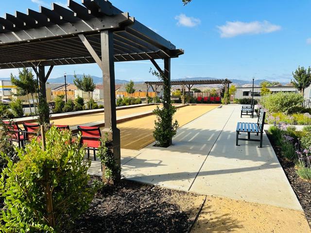 2051 White Oak Drive, Hollister CA: https://media.crmls.org/mediaz/3bbd7e43-5380-4913-ad78-c19e2282e581.jpg