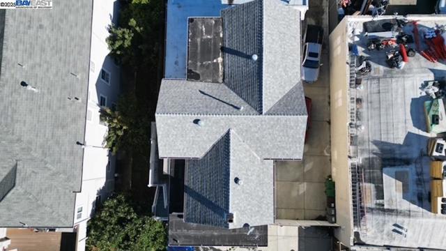 1011 E 11Th St, Oakland CA: https://media.crmls.org/mediaz/3bbdb02f-27f7-4529-94bb-2e21434c44d3.jpg