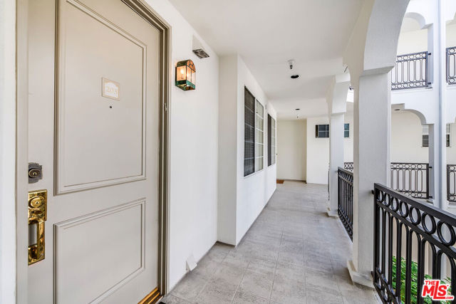 10630 Eastborne Avenue, Los Angeles CA: https://media.crmls.org/mediaz/3bbddeec-88c2-4333-91e2-adb99b558b6a.jpg