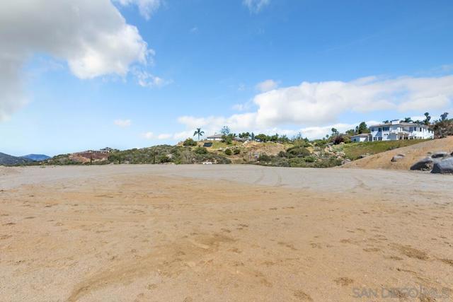 2169 Corte Dorado Espuela, Alpine CA: https://media.crmls.org/mediaz/3bbe5015-44ad-477d-9b2c-09e8af7c9af4.jpg