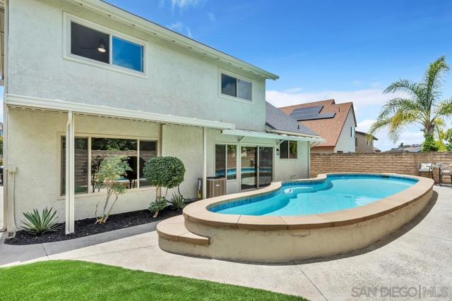 12452 Via Cabezon, San Diego CA: https://media.crmls.org/mediaz/3bbf2ede-e71d-4094-9b37-8d0fa28a6573.jpg