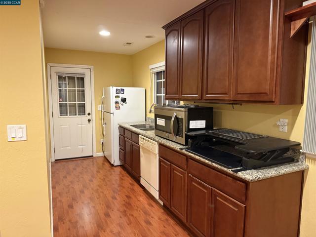 5459 Louisiana Dr, Concord CA: https://media.crmls.org/mediaz/3bbf9ae0-027d-41b4-8906-36726990e747.jpg