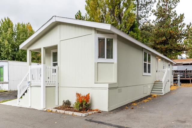 22899 Byron Rd, Crestline CA: https://media.crmls.org/mediaz/3bc025d2-6448-46c3-b795-400c2618890f.jpg