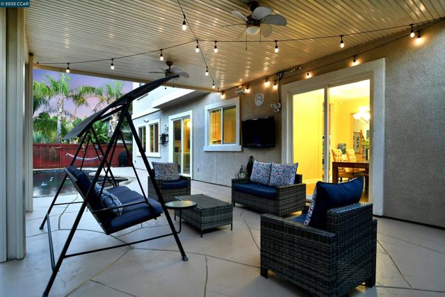 2593 Camel Back Rd, Brentwood CA: https://media.crmls.org/mediaz/3bc045ec-b7c1-4c41-b84f-65960a2eea42.jpg