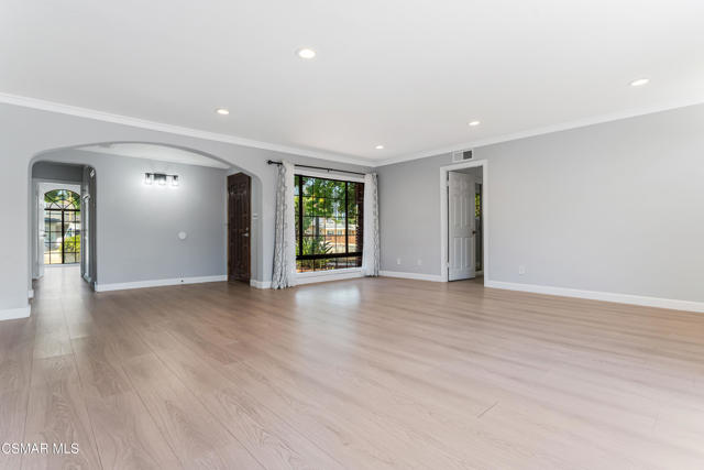 17220 Rinaldi, Granada Hills