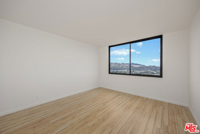 345 Pioneer Drive, 1805 photo 18