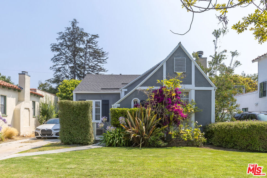 2310 Manning Avenue