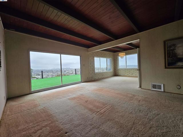 250 Mansell Street, San Francisco CA: https://media.crmls.org/mediaz/3bc1a91c-89c0-47b7-9ec1-8f2012e95ca3.jpg