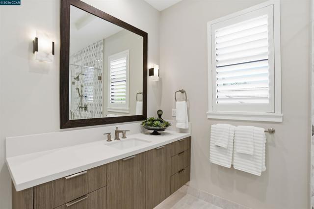 Image 33 of 59 For 108 Brumby St