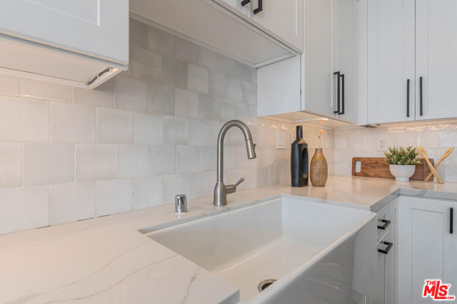 7100 Playa Vista Drive, Playa Vista CA: https://media.crmls.org/mediaz/3bc20c75-f765-4db8-a1d6-c29ff16c9370.jpg