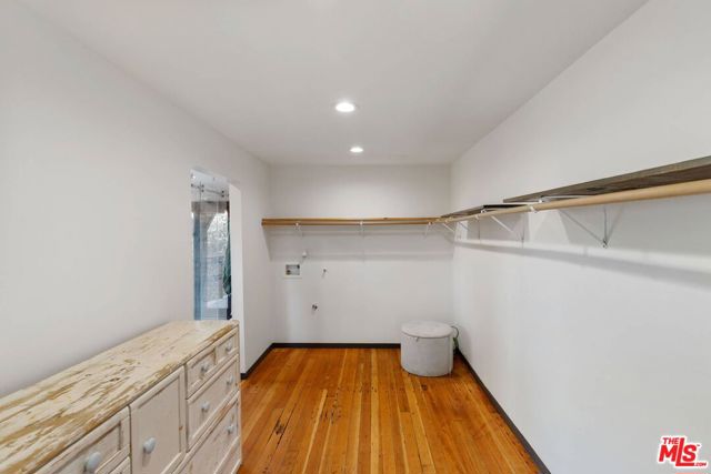 1551 Penny Road, Topanga CA: https://media.crmls.org/mediaz/3bc2189b-de95-4f90-9da0-9435671a3bde.jpg