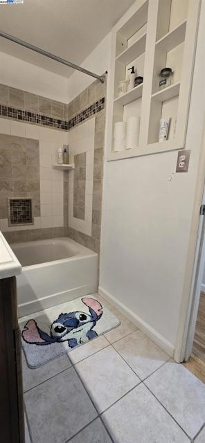 1661 Minnesota St, Fairfield CA: https://media.crmls.org/mediaz/3bc21ebb-22e1-4385-bc17-d277e700d8be.jpg