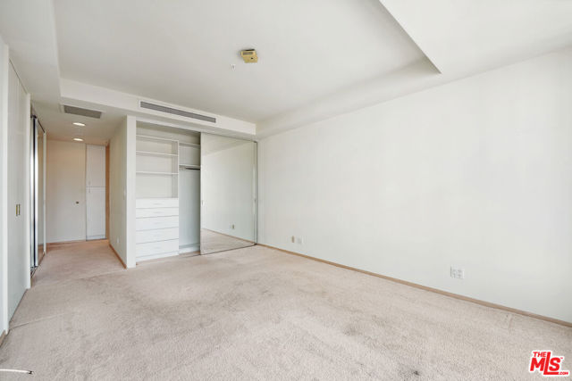 10490 Wilshire Boulevard, Los Angeles CA: https://media.crmls.org/mediaz/3bc2269a-3362-43bc-bf6a-0229b3d4b0cc.jpg