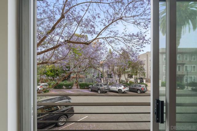 889 Date St, San Diego CA: https://media.crmls.org/mediaz/3bc2575e-ae45-4280-bcd9-964aaaa93329.jpg