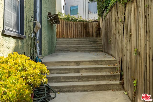 1540 Stanford Drive photo 29