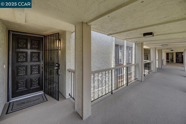 4033 Terra Granada Dr, Walnut Creek CA: https://media.crmls.org/mediaz/3bc28696-7c3c-4105-91f6-614b46cf253d.jpg