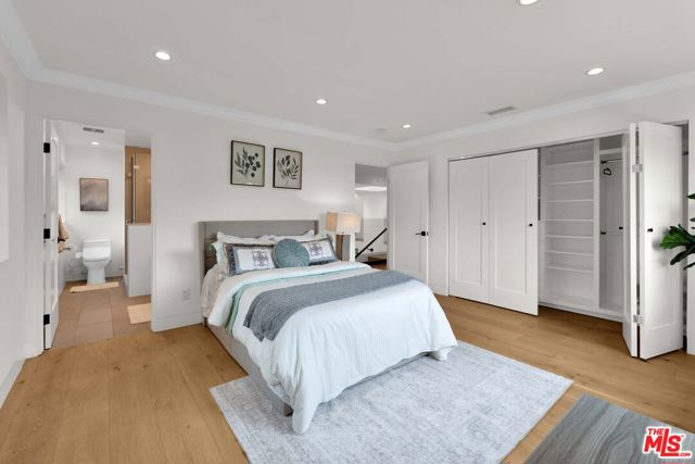 602 S Lucerne Boulevard, Los Angeles CA: https://media.crmls.org/mediaz/3bc2ae49-a7e5-415e-bc08-8029b576254f.jpg