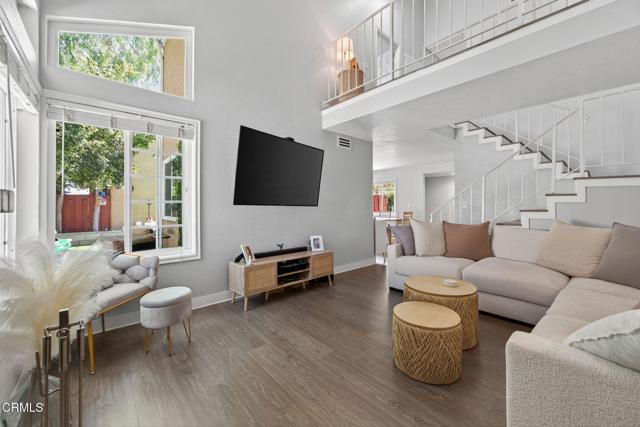 1430 Clayton Way, Simi Valley CA: https://media.crmls.org/mediaz/3bc37506-7124-419e-bd9c-786e49c6b4da.jpg