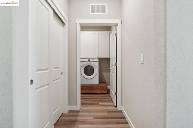 2242 Park PL, Rio Vista CA: https://media.crmls.org/mediaz/3bc3a304-8790-4c42-b6b0-436e423db7a3.jpg