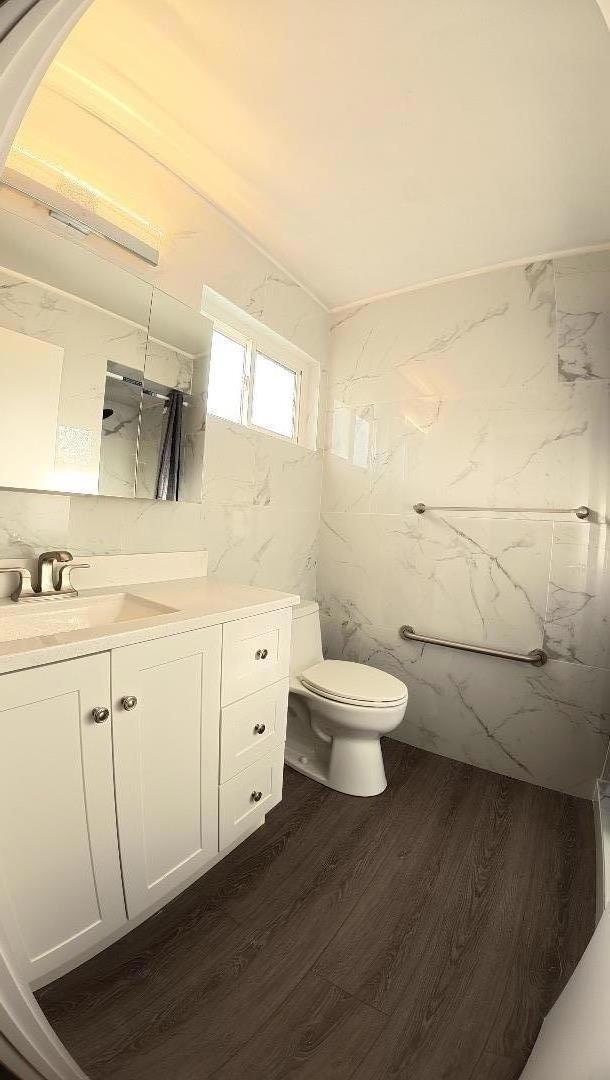 446 Kelli Court, Marina CA: https://media.crmls.org/mediaz/3bc3b372-8cc8-4b54-a93d-57be2b5611c0.jpg