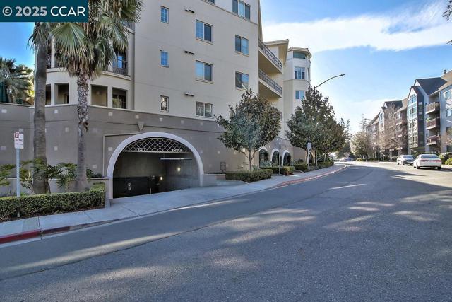 1315 Alma Ave, Walnut Creek CA: https://media.crmls.org/mediaz/3bc42aa7-30d4-4d0d-b9cc-ac9223899eaf.jpg