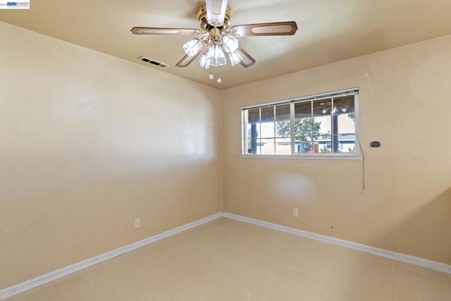 Image 12 of 46 For 35446 Cleremont Dr