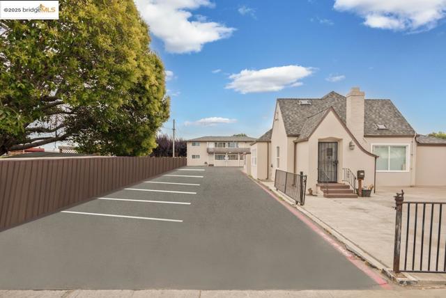 2090 Marina Blvd, San Leandro CA: https://media.crmls.org/mediaz/3bc456d7-6b46-4213-a803-568f7e74314c.jpg