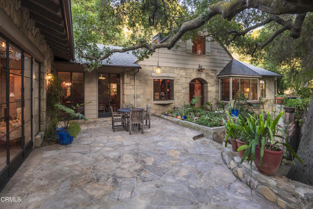 12615 Koenigstein Road, Santa Paula CA: https://media.crmls.org/mediaz/3bc4ddea-3088-4424-b638-a5a538687a38.jpg