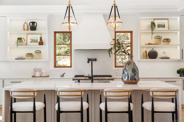 5758 60 Las Palomas, Rancho Santa Fe CA: https://media.crmls.org/mediaz/3bc57c81-ff86-4df9-b3f0-e9537065bc8b.jpg