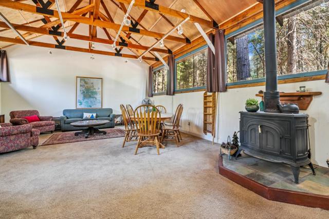 35425 Stonewall Drive, Shingletown CA: https://media.crmls.org/mediaz/3bc677cc-cba4-45c4-89b0-fdf61aca8cda.jpg