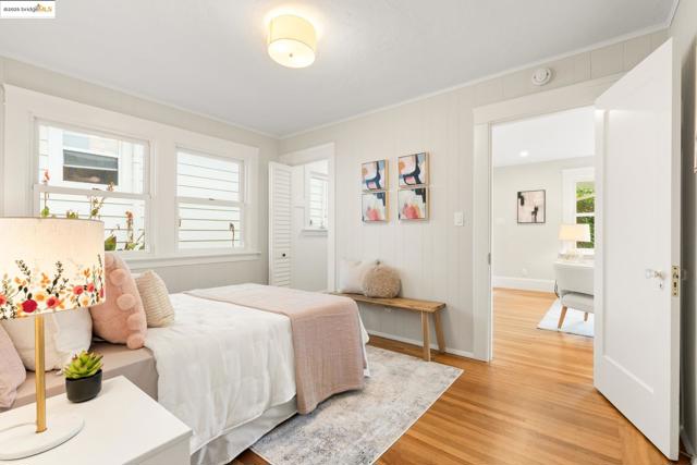 2941 Madeline St, Oakland CA: https://media.crmls.org/mediaz/3bc6835f-83fd-4fe4-a9e7-dab7801e9783.jpg