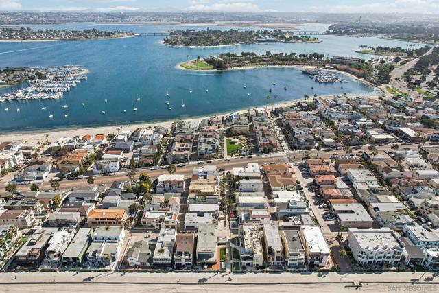 719 Jersey Ct, San Diego CA: https://media.crmls.org/mediaz/3bc6b3ed-c565-4439-9552-3db5fc4c1b53.jpg