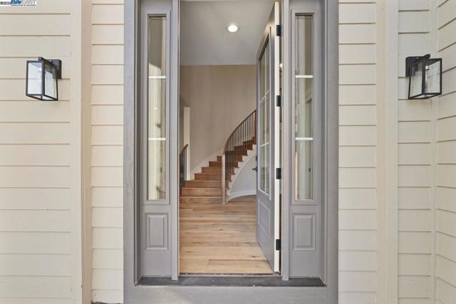 25 Mackenzie Pl, Danville CA: https://media.crmls.org/mediaz/3bc6f2fb-0b04-4fd6-9377-338cfb4bc060.jpg