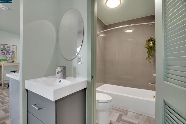 640 State Highway 12, Rio Vista CA: https://media.crmls.org/mediaz/3bc7102b-c54e-435b-bef5-b48db791aa36.jpg