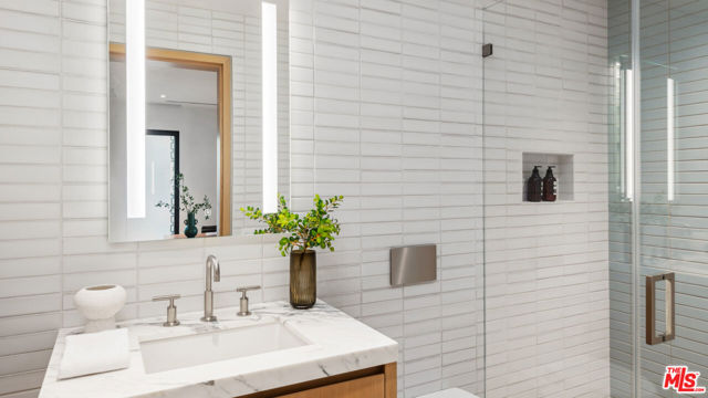 31388 Broad Beach Road, Malibu CA: https://media.crmls.org/mediaz/3bc7c093-ebc7-47ab-a8f0-f6cb2caae6ac.jpg