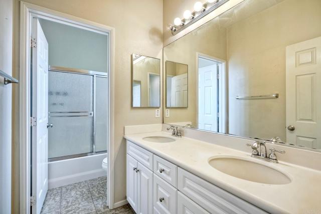 4049 Peninsula Drive, Carlsbad CA: https://media.crmls.org/mediaz/3bc7f8cf-ba35-4331-8e6e-6e4516a81938.jpg